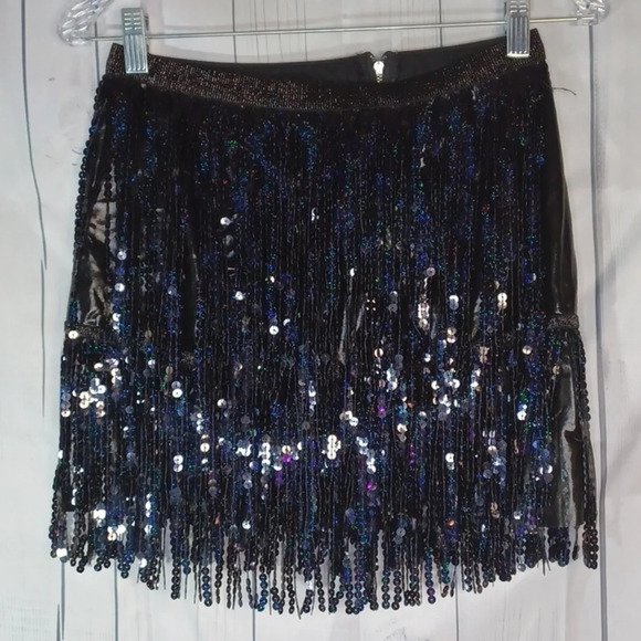 Dance skirt with tassels - Picture 1 of 7